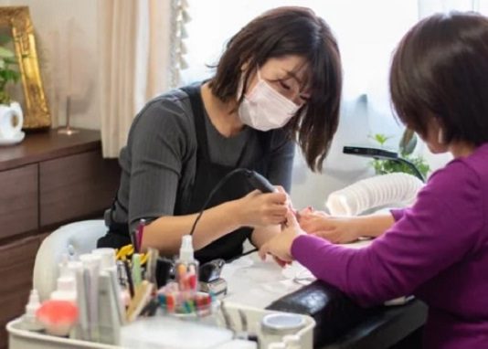 Number of Beauty Salons in Major Russian Cities Down by 10% over Year
